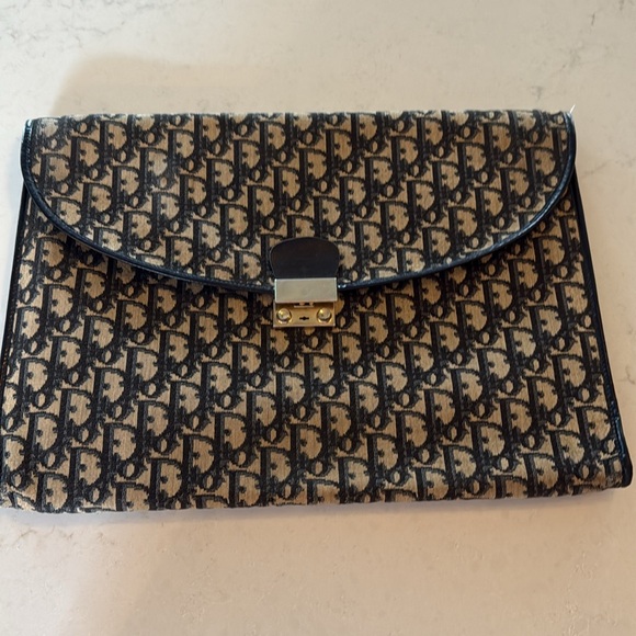 WEEKEND FLASH SALE!! 💯 Rare Dior Vintage 70s Oversized Monogram Clutch - Picture 15 of 17